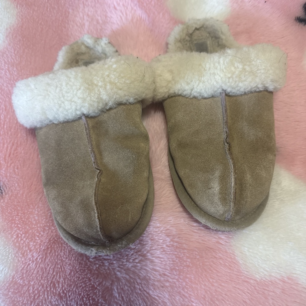 UGG Women's Cozy Tan and Cream Slippers